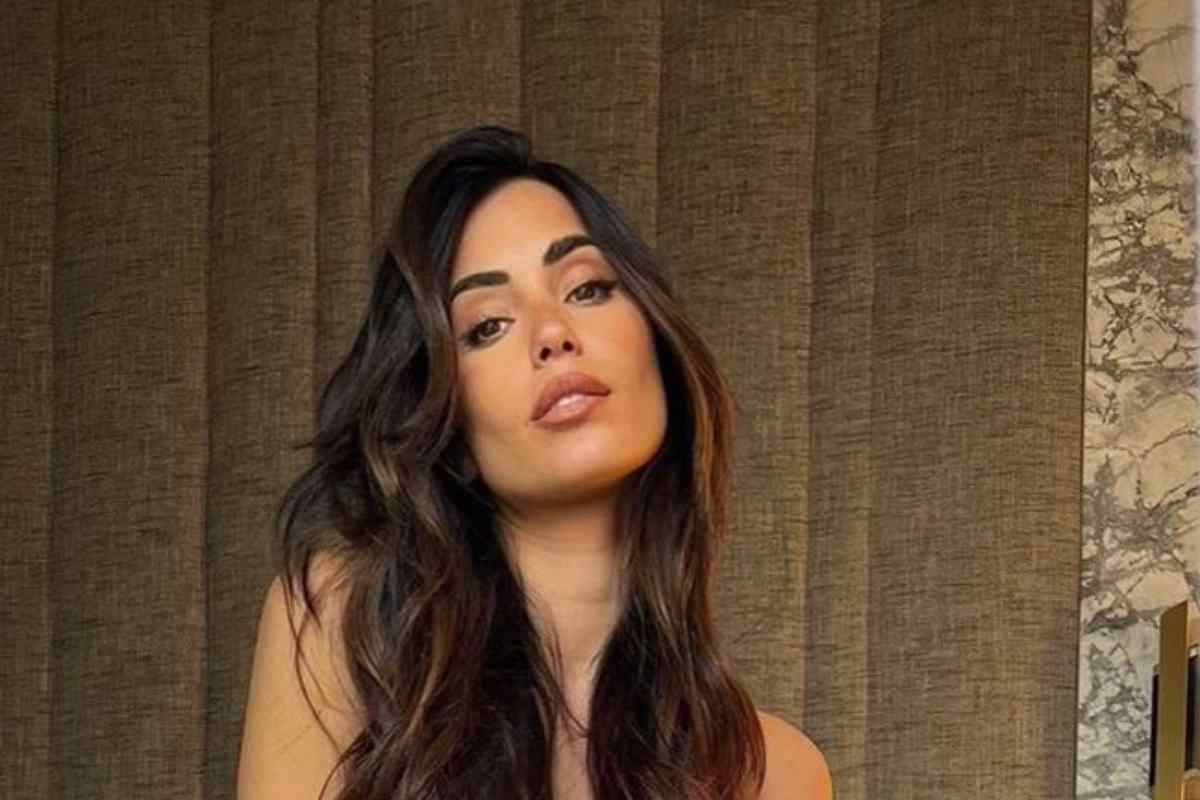 Federica Nargi barca lato B perizoma