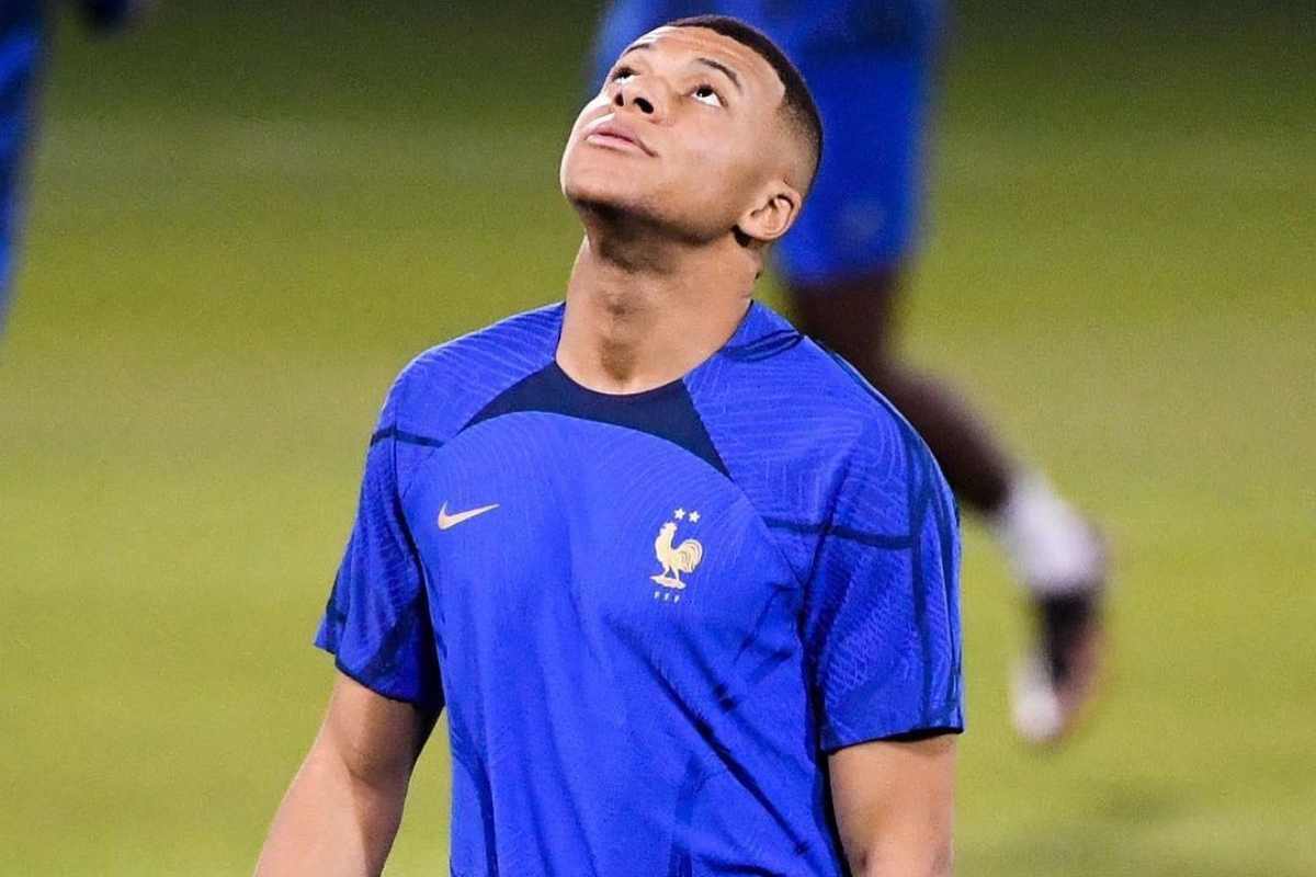 Kylian Mbappé bufera