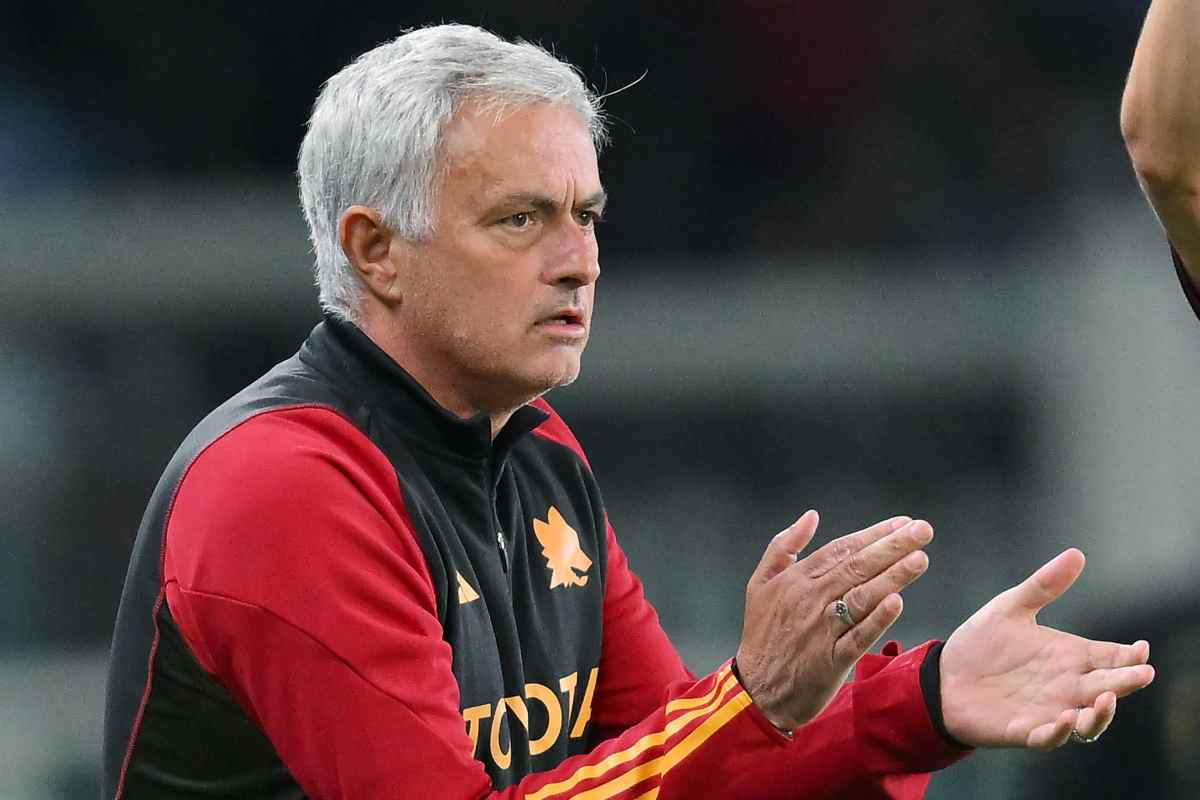 Mourinho roma mercato lucas piton falcone