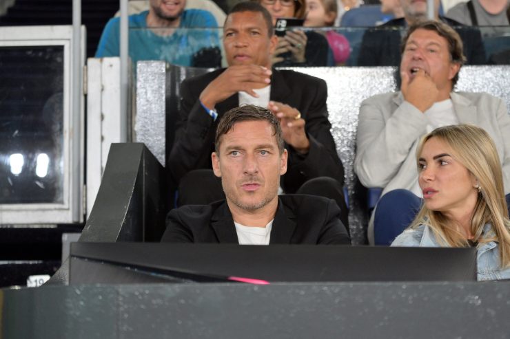 'Mi piace' Totti foto Ilary
