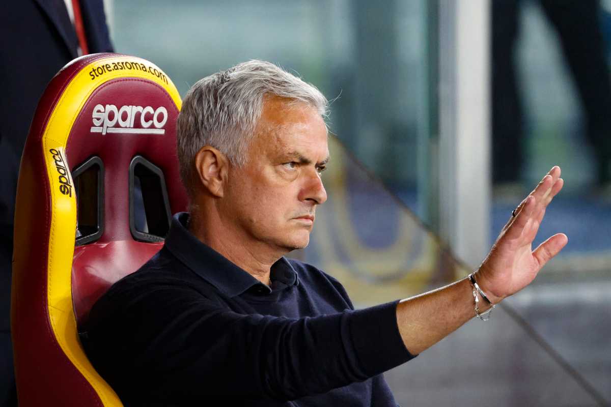 Mourinho via da Roma: panchina in una big