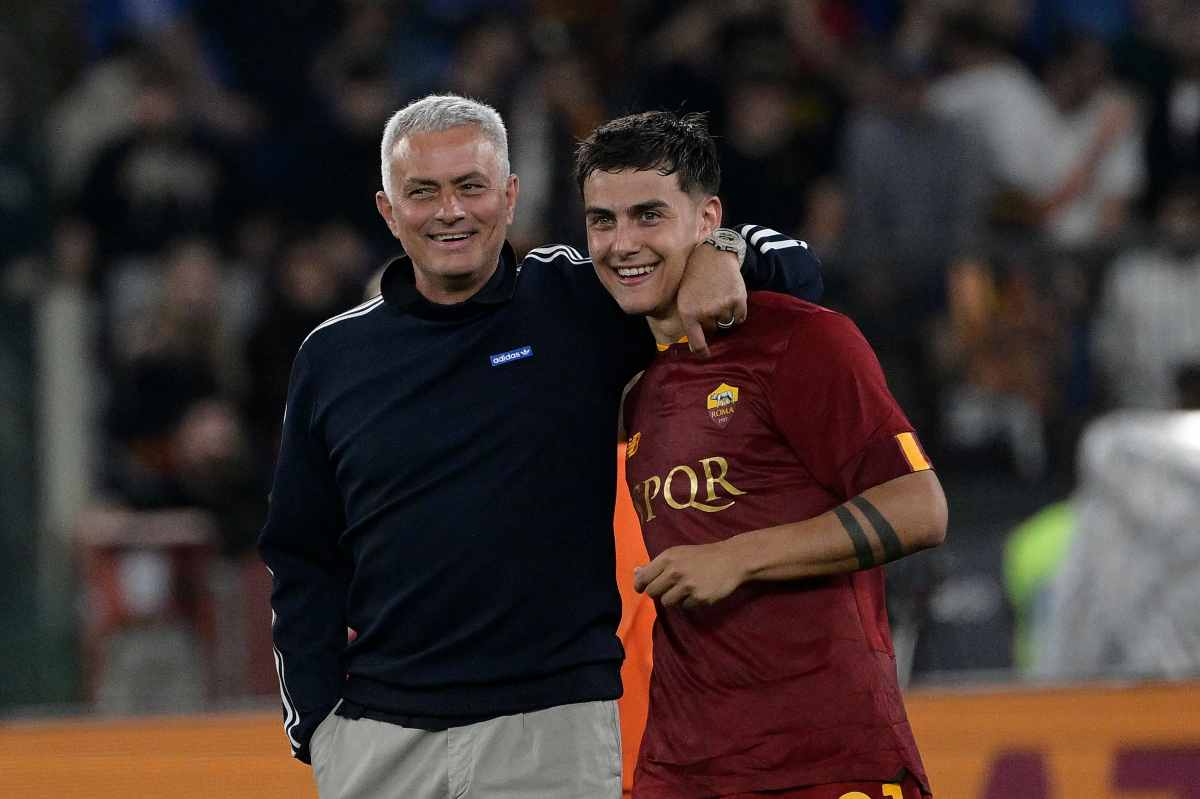 Roma contatti in corso tifosi felici