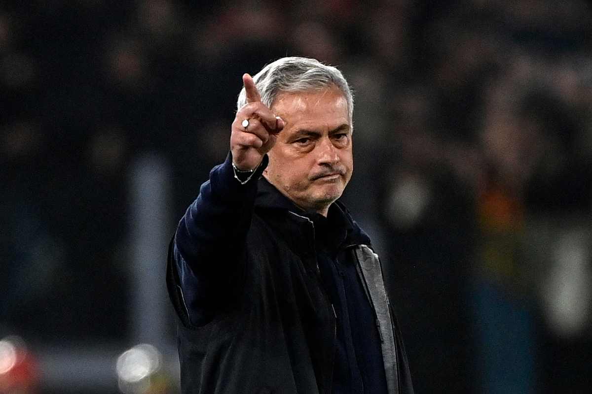 Mourinho roma esonero candidato de rossi