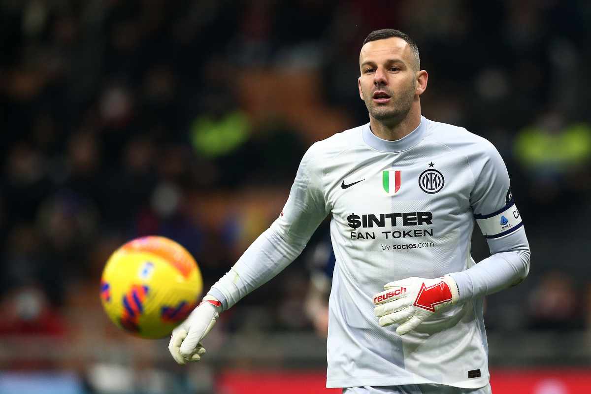 Handanovic in azione