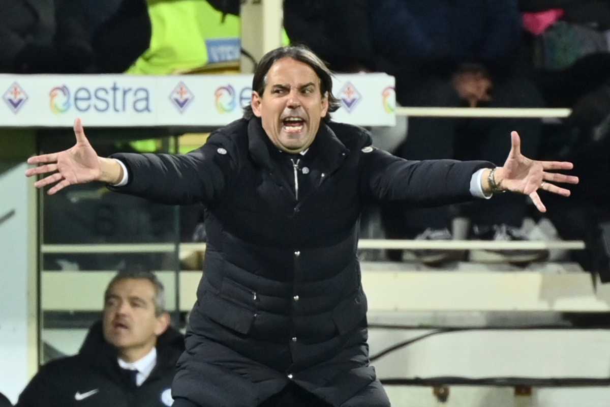 Inzaghi furioso con la squadra durante Roma-Inter