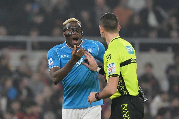 Esce in barella tifosi del Napoli in ansia