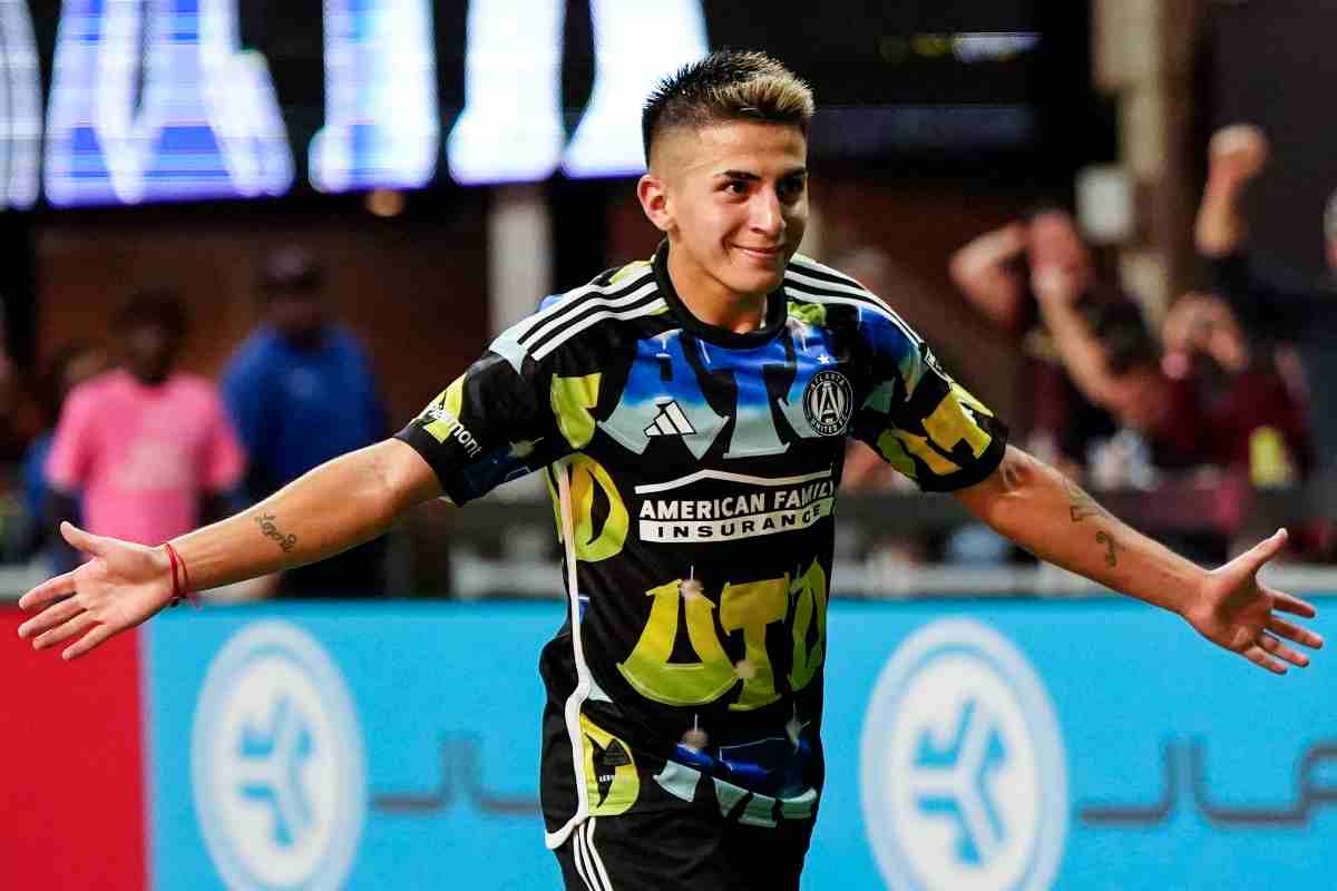 Thiago Almada calciomercato napoli brighton