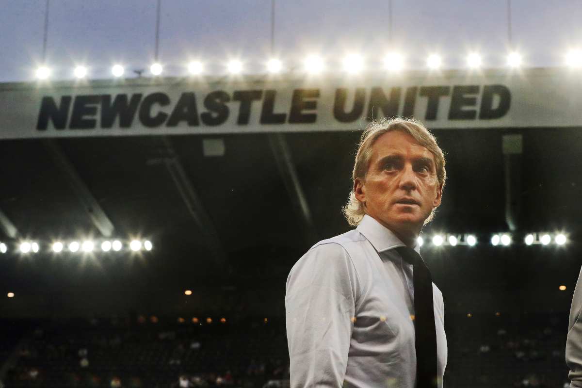 Incombe l'ombra di Roberto Mancini sulla panchina del Newcastle di Eddie Howe.