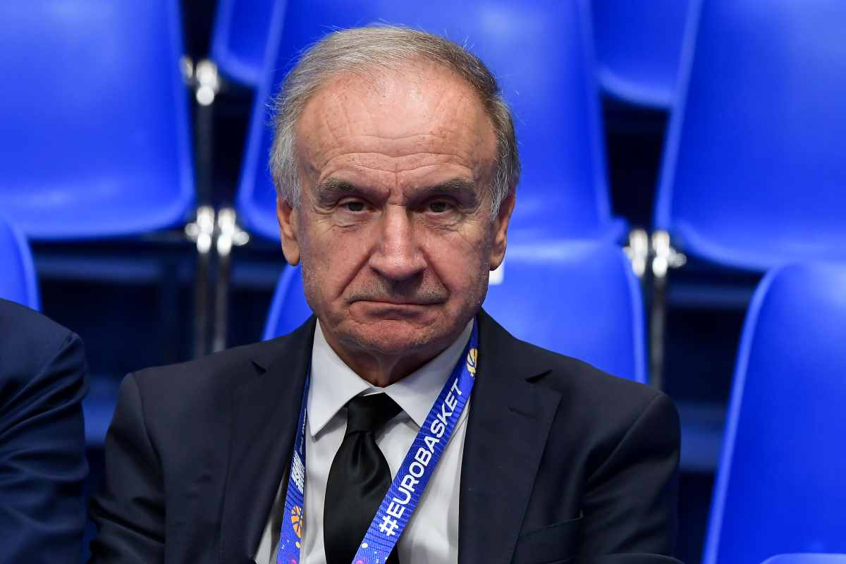 Incidente per l'ex presidente FIGC Petrucci