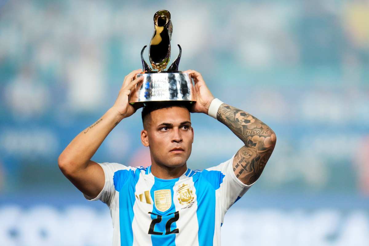 Lautaro Martinez rinnova con l'Inter