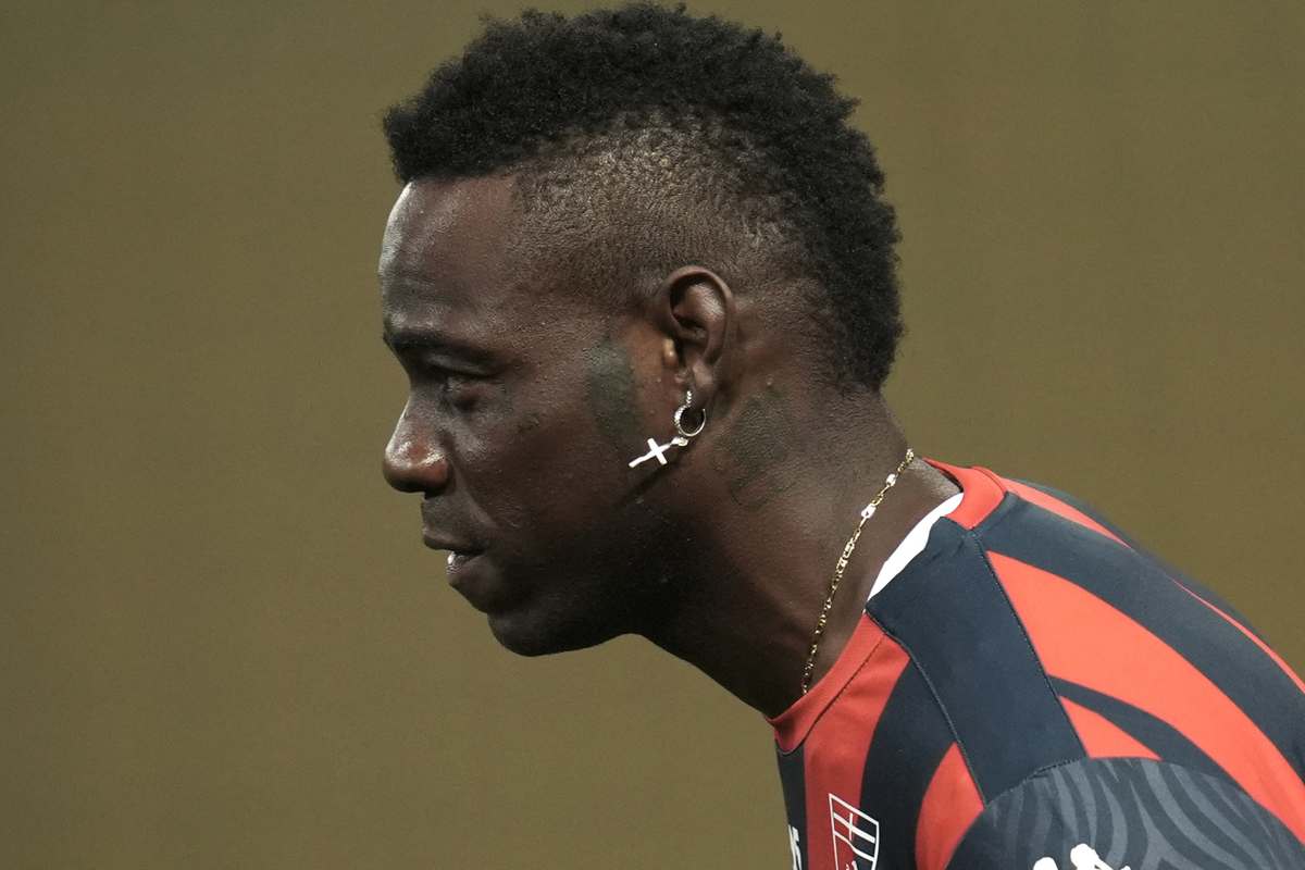 Mario Balotelli durante il riscaldamento