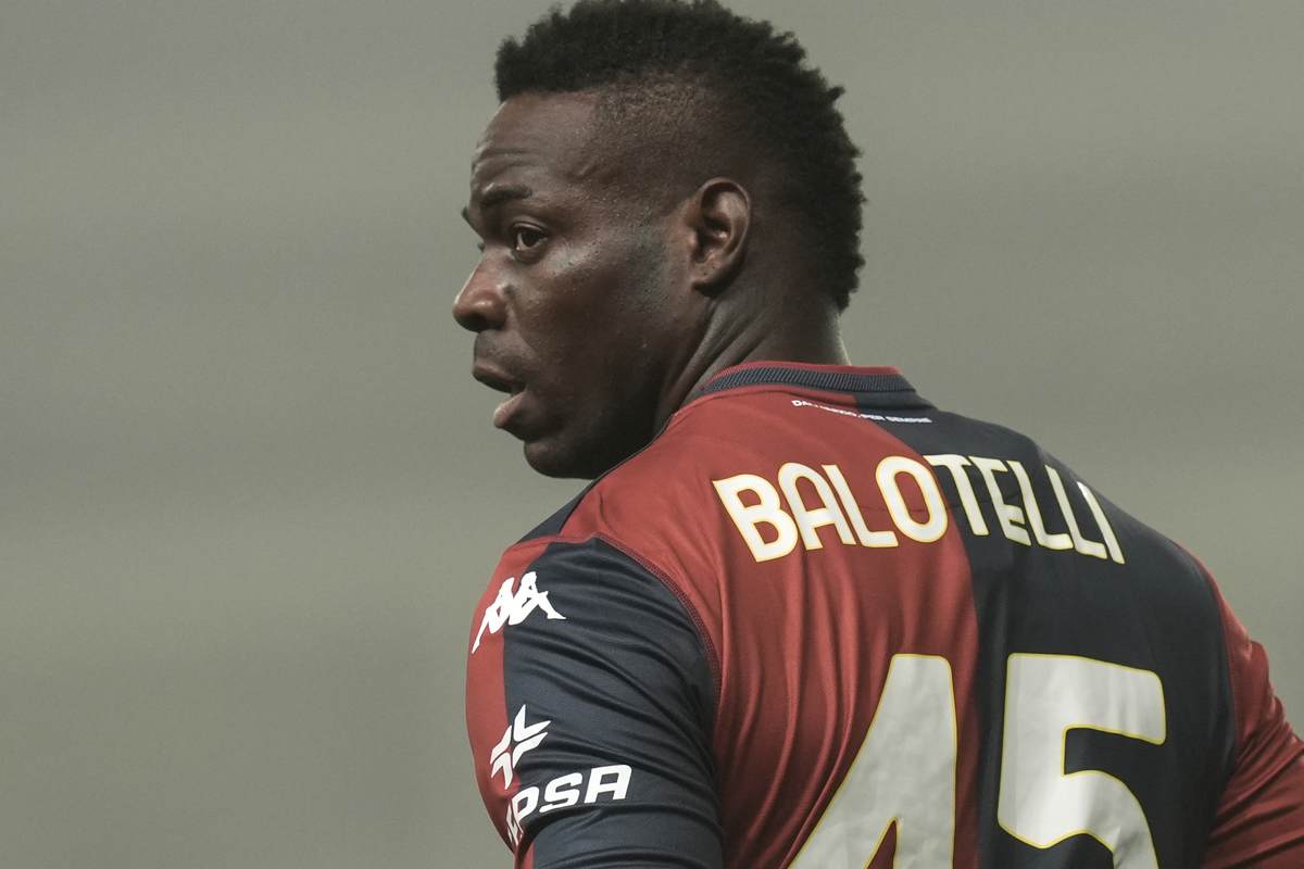 Mario Balotelli debutta con il Genoa