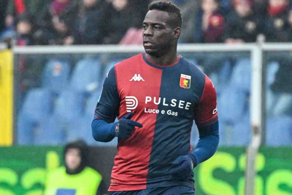 Balotelli in campo con il Genoa