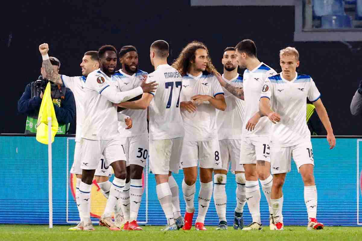 Giocatori della Lazio che esultano