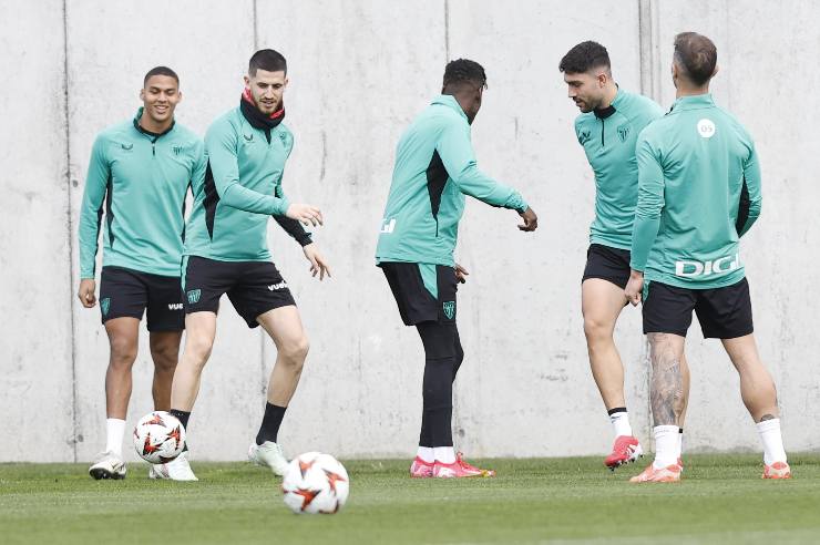 I calciatori dell'Athletic Bilbao durante l'allenamento